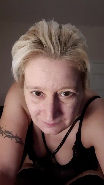 BlueEye_Girl  27-09-2021 ass fingering Female